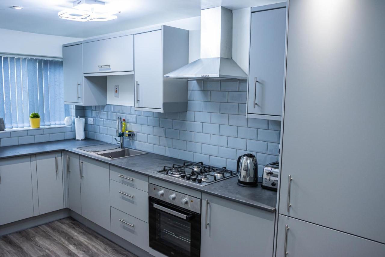 Lush Lodge -Home Away In Telford, For Contractors, Families, Group Of Friends, Long Term Stays Esterno foto