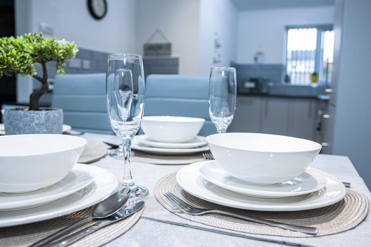 Lush Lodge -Home Away In Telford, For Contractors, Families, Group Of Friends, Long Term Stays Esterno foto