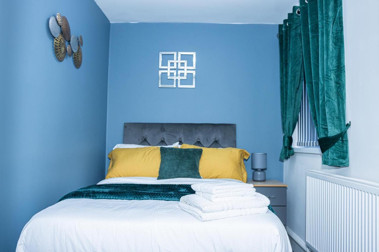 Lush Lodge -Home Away In Telford, For Contractors, Families, Group Of Friends, Long Term Stays Esterno foto