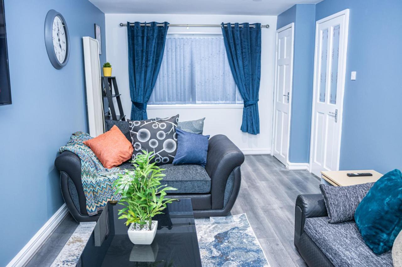 Lush Lodge -Home Away In Telford, For Contractors, Families, Group Of Friends, Long Term Stays Esterno foto