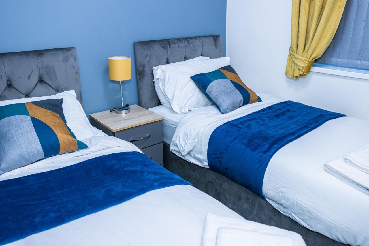 Lush Lodge -Home Away In Telford, For Contractors, Families, Group Of Friends, Long Term Stays Esterno foto